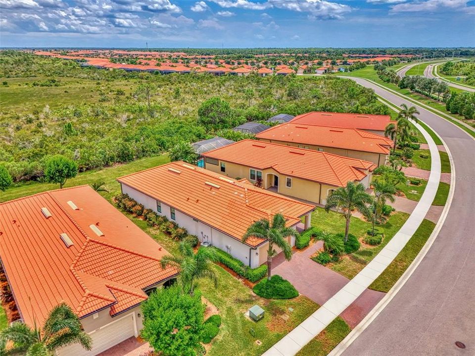 As part of the audubon program, Sarasota National has 1200 acres dedicated to preservation - so a lot of green space and all animals are protected.