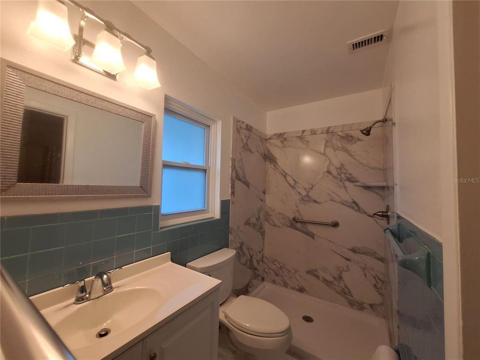 Active With Contract: $2,150 (3 beds, 2 baths, 1264 Square Feet)