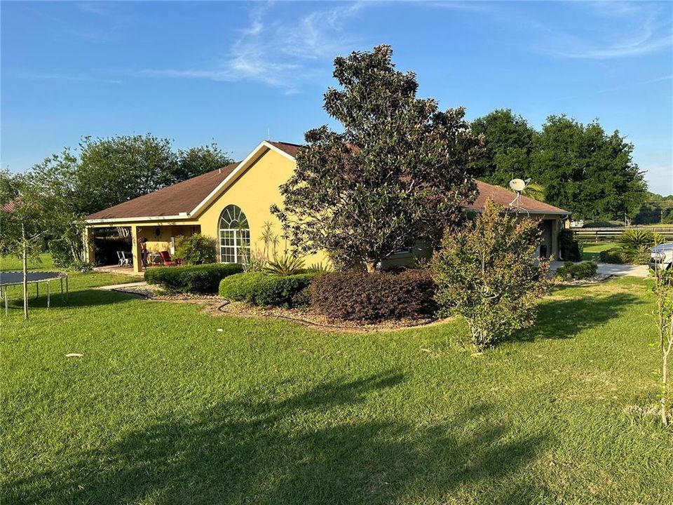 For Sale: $1,150,000 (4 beds, 2 baths, 1957 Square Feet)