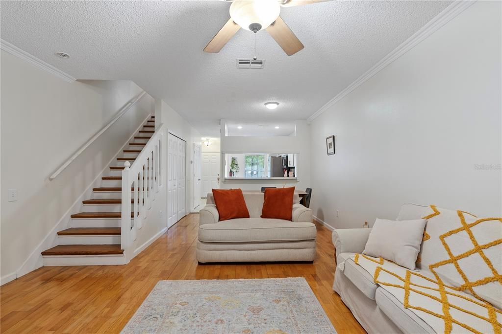 Active With Contract: $2,000 (2 beds, 1 baths, 1152 Square Feet)