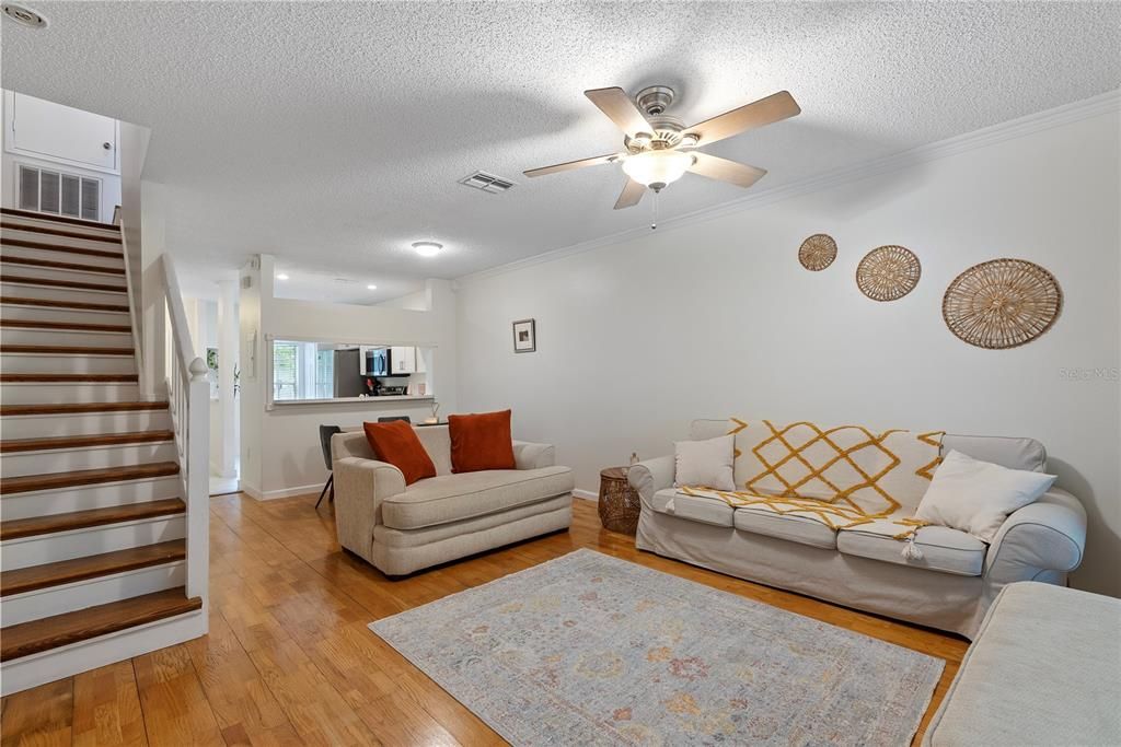 Active With Contract: $2,000 (2 beds, 1 baths, 1152 Square Feet)