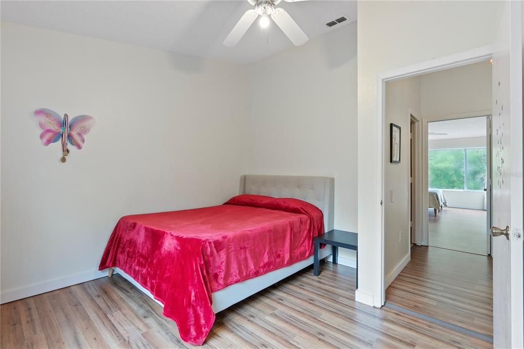 Active With Contract: $2,000 (2 beds, 1 baths, 1152 Square Feet)