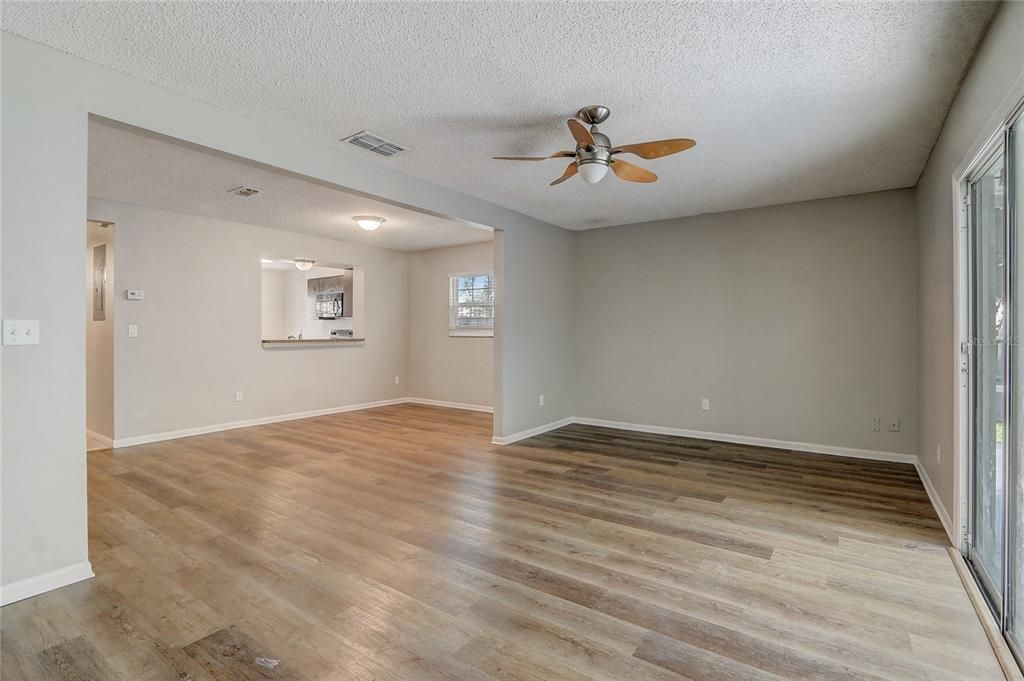 For Sale: $315,000 (3 beds, 2 baths, 1349 Square Feet)