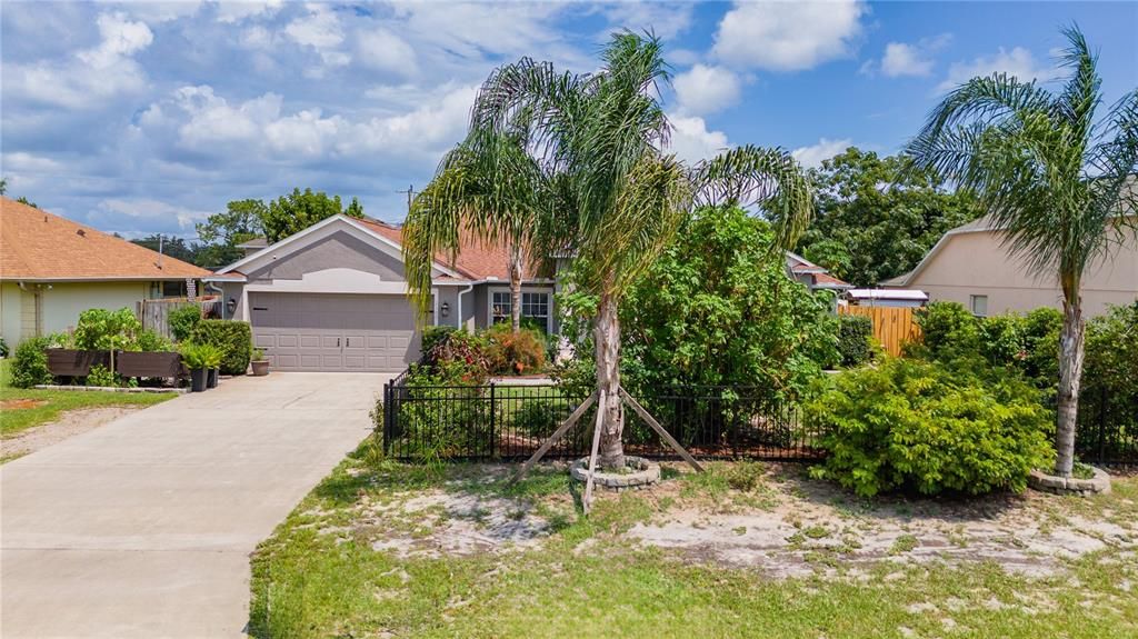 Active With Contract: $480,000 (4 beds, 2 baths, 2236 Square Feet)