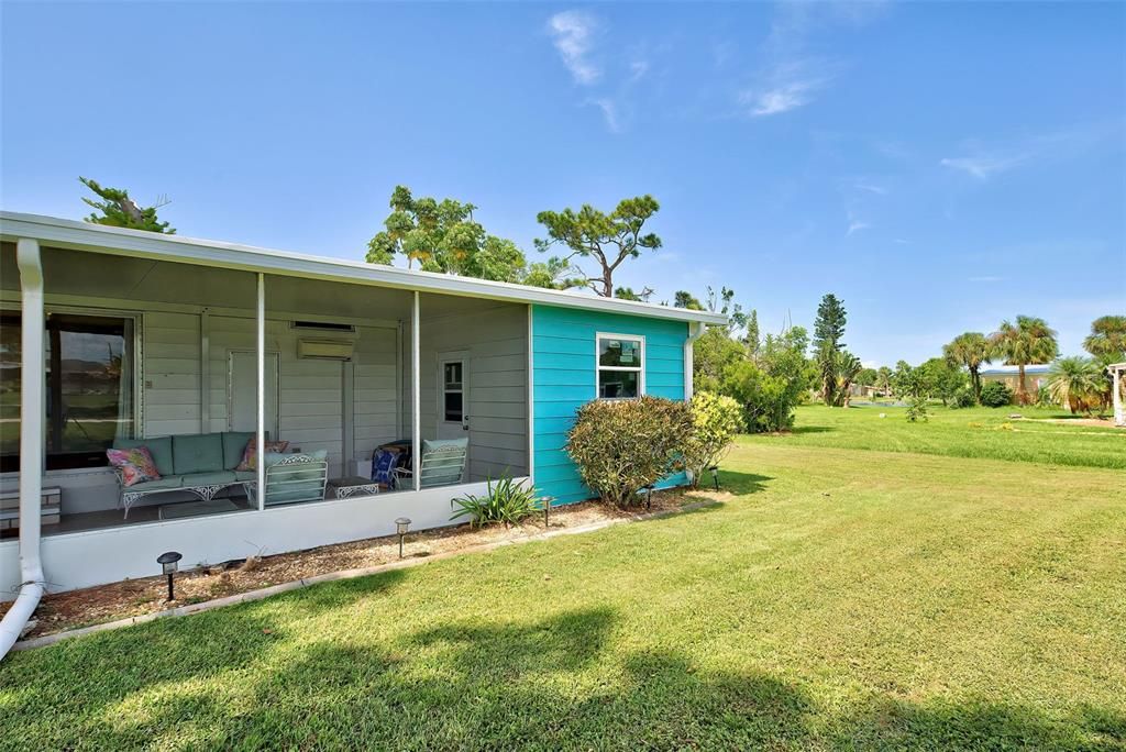 For Sale: $229,000 (2 beds, 2 baths, 1104 Square Feet)