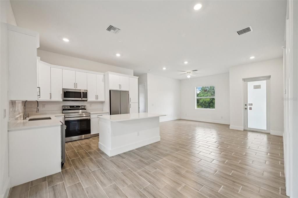 Active With Contract: $310,000 (3 beds, 2 baths, 1345 Square Feet)