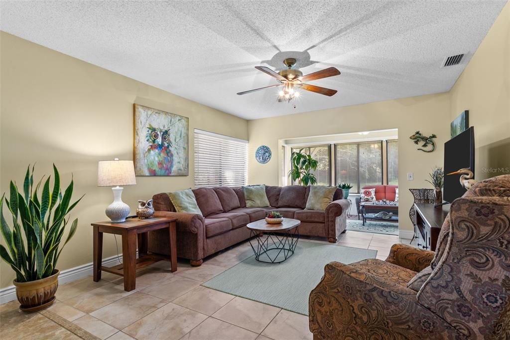 Active With Contract: $339,000 (2 beds, 2 baths, 1309 Square Feet)