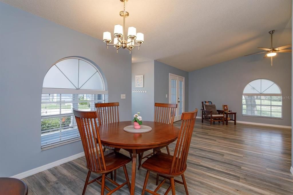 Active With Contract: $2,100 (2 beds, 2 baths, 1277 Square Feet)