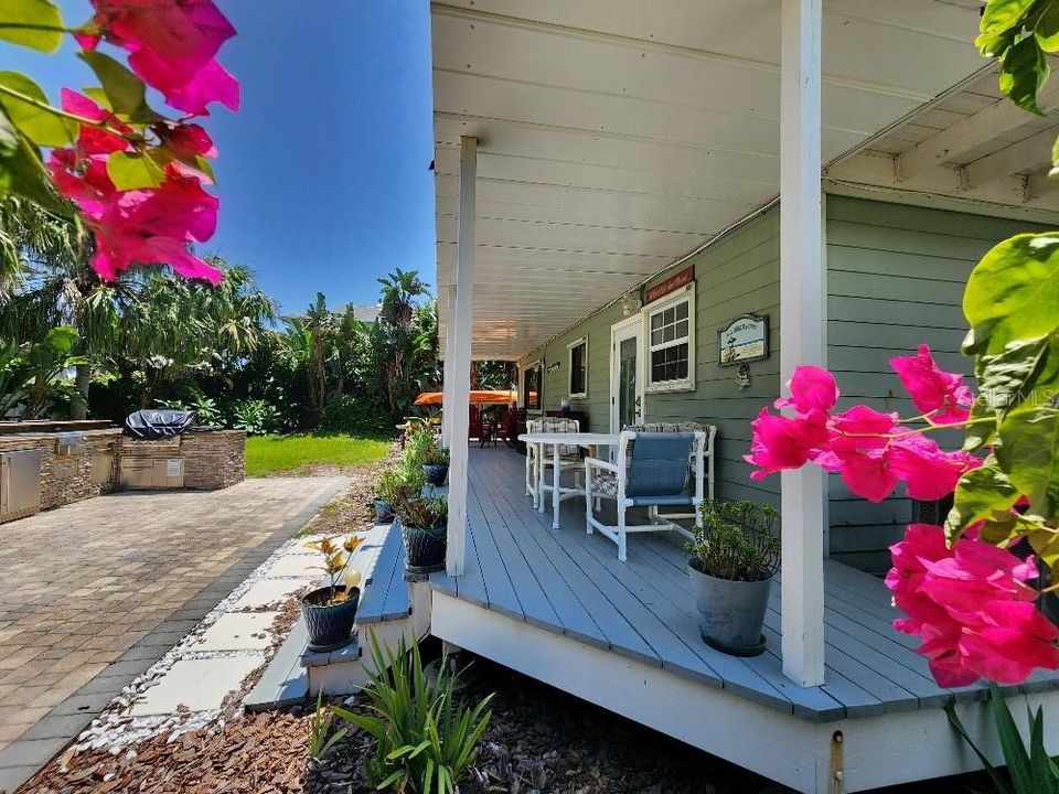 For Sale: $752,000 (4 beds, 2 baths, 2038 Square Feet)