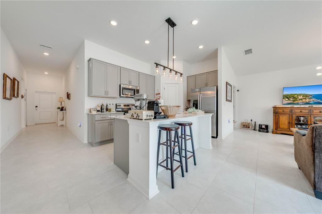 Active With Contract: $265,000 (3 beds, 2 baths, 1540 Square Feet)