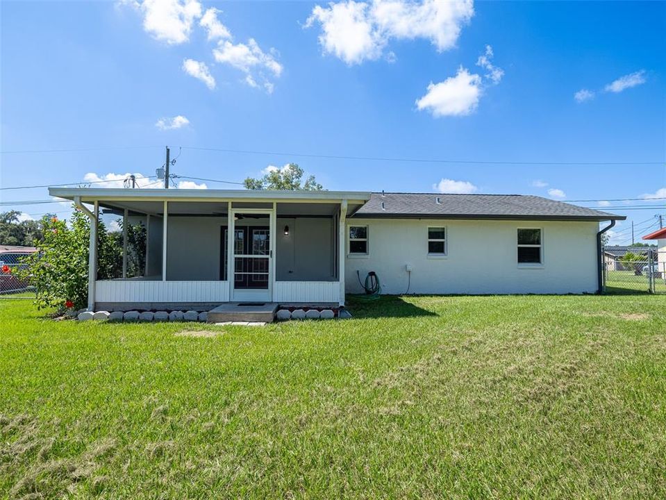 Active With Contract: $289,999 (3 beds, 2 baths, 1107 Square Feet)