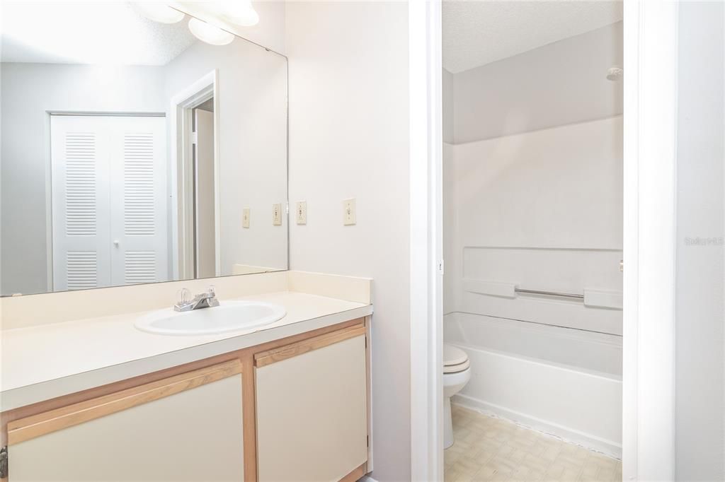 For Sale: $163,000 (1 beds, 1 baths, 674 Square Feet)