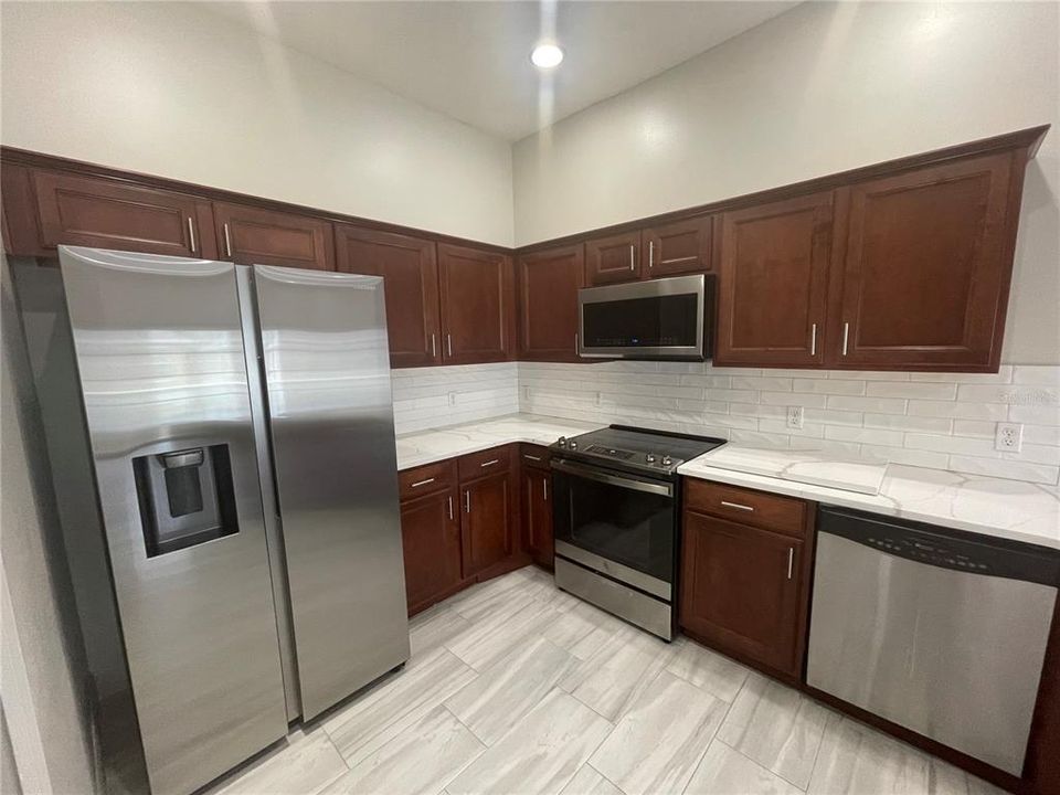 For Sale: $257,000 (2 beds, 2 baths, 1316 Square Feet)