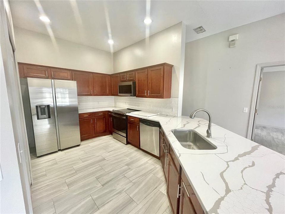 For Sale: $257,000 (2 beds, 2 baths, 1316 Square Feet)