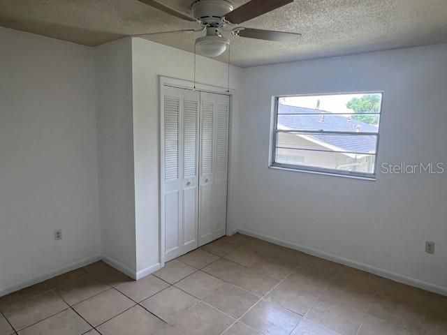 For Rent: $1,050 (2 beds, 1 baths, 937 Square Feet)