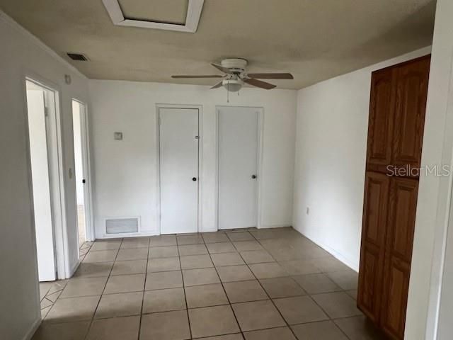 For Rent: $1,050 (2 beds, 1 baths, 937 Square Feet)