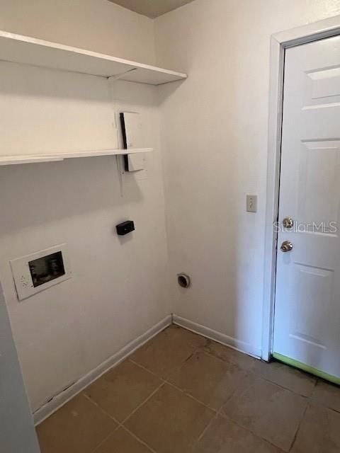 For Rent: $1,050 (2 beds, 1 baths, 937 Square Feet)