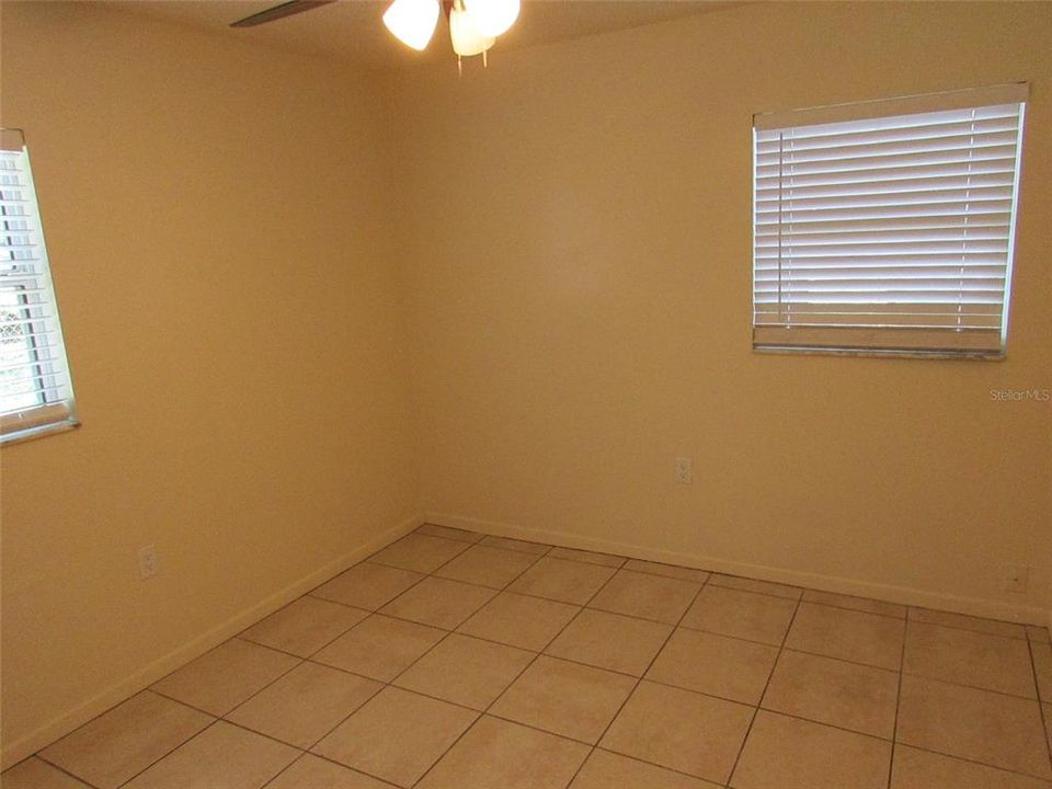 For Rent: $1,350 (2 beds, 1 baths, 900 Square Feet)