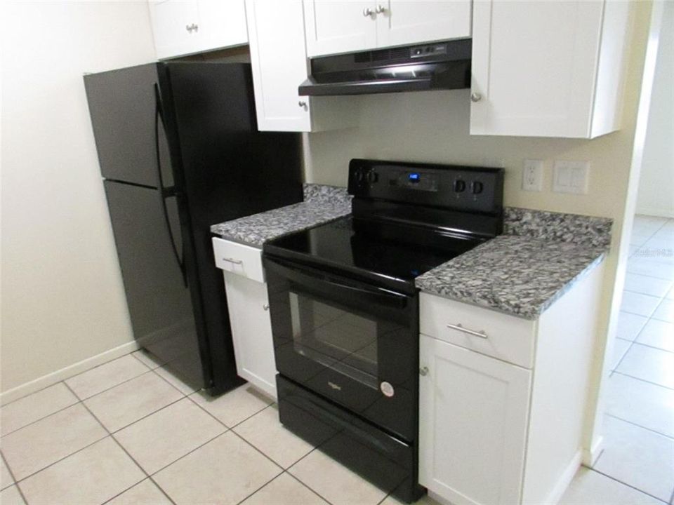 For Rent: $1,350 (2 beds, 1 baths, 900 Square Feet)