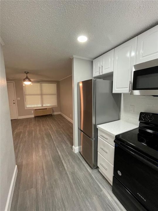 Active With Contract: $1,025 (0 beds, 1 baths, 267 Square Feet)