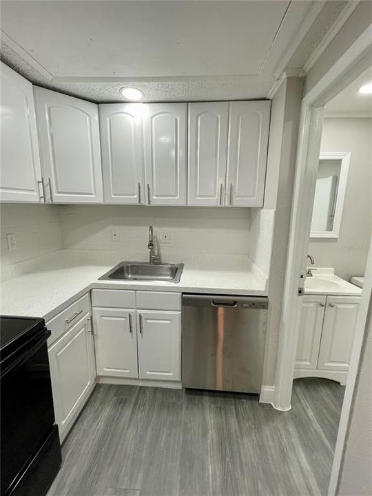 Active With Contract: $1,025 (0 beds, 1 baths, 267 Square Feet)