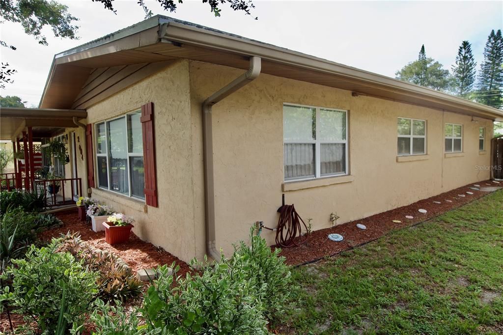 Active With Contract: $385,000 (4 beds, 2 baths, 2084 Square Feet)