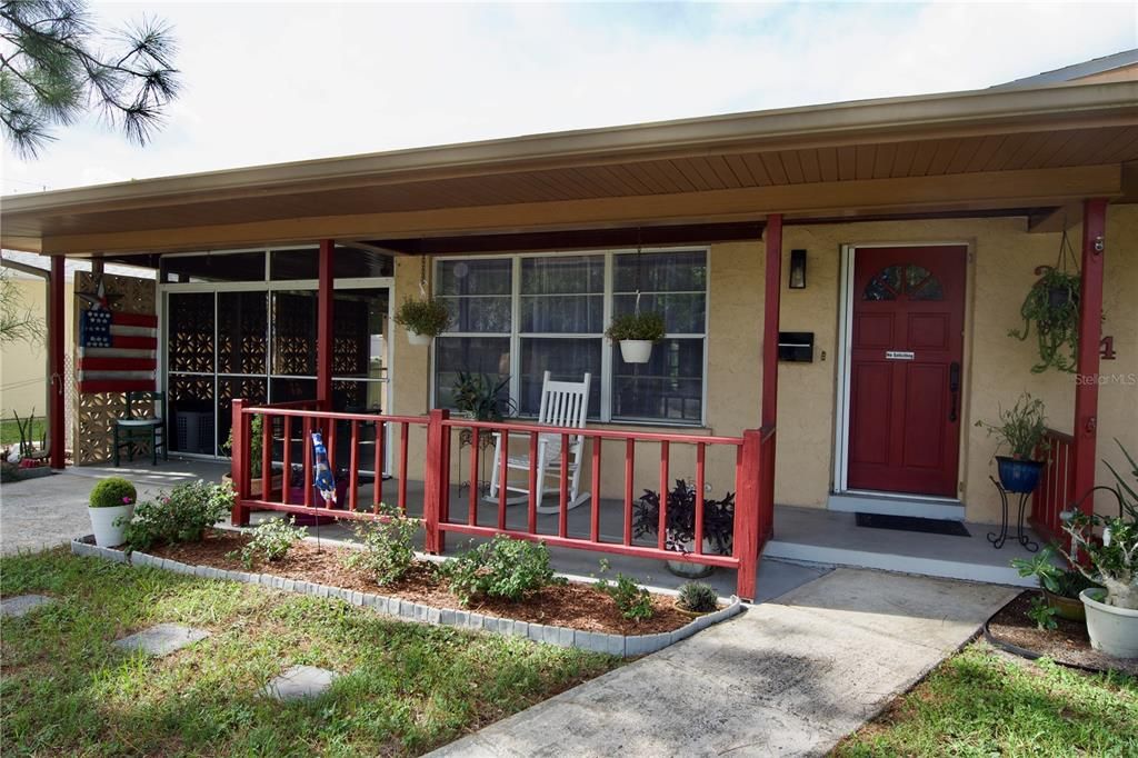 Active With Contract: $385,000 (4 beds, 2 baths, 2084 Square Feet)