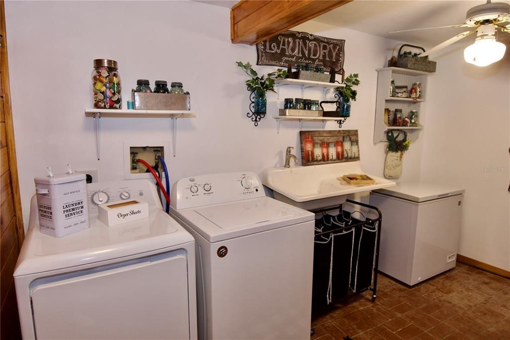 Spacious and Adorable Laundry Room