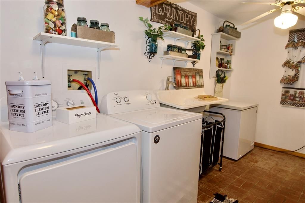 Spacious and Adorable Laundry Room