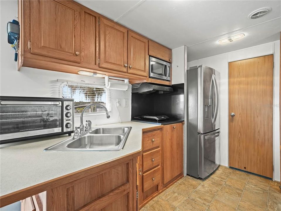 For Sale: $85,000 (1 beds, 1 baths, 256 Square Feet)