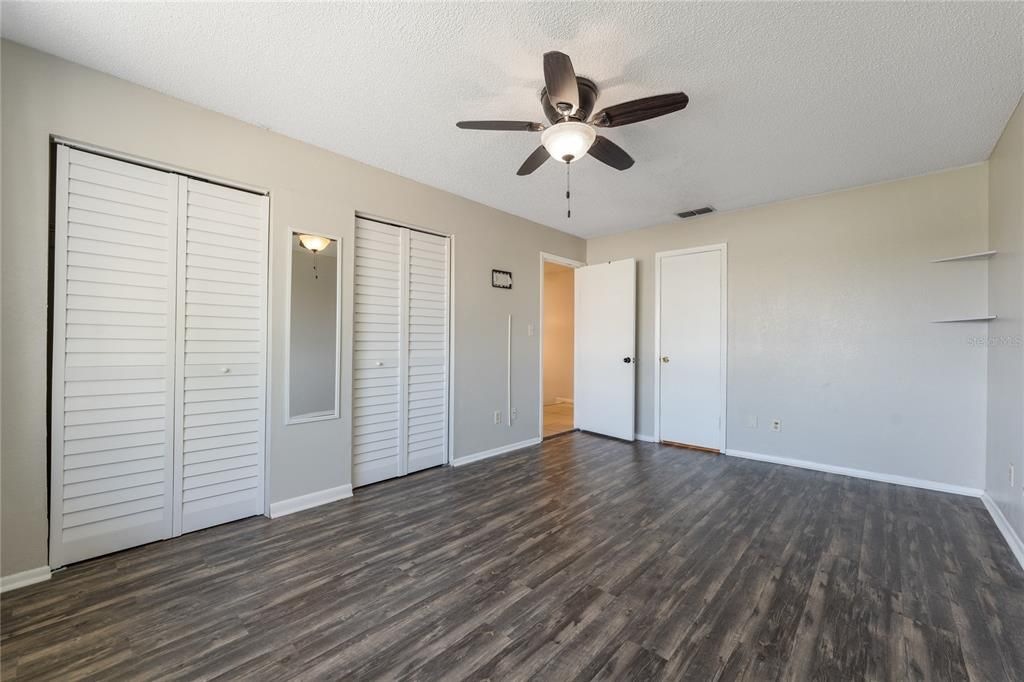 For Rent: $1,600 (2 beds, 1 baths, 1061 Square Feet)