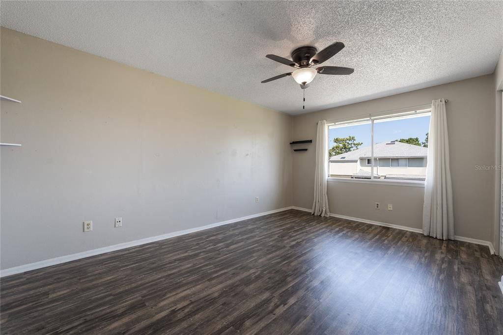 For Rent: $1,600 (2 beds, 1 baths, 1061 Square Feet)