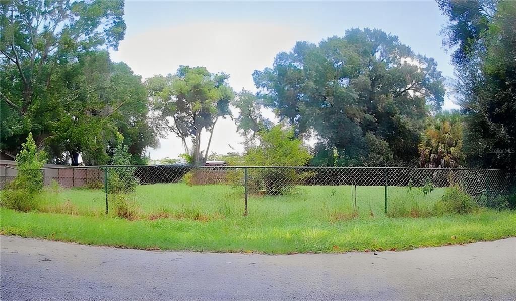 最近售出: $100,000 (0.26 acres)