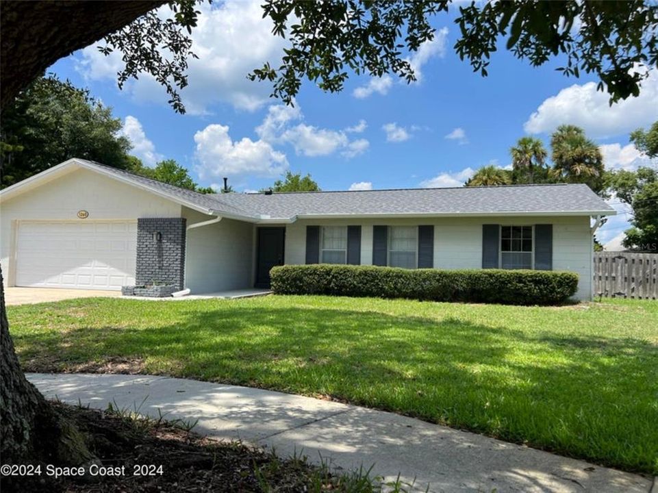 Active With Contract: $325,000 (3 beds, 2 baths, 1434 Square Feet)