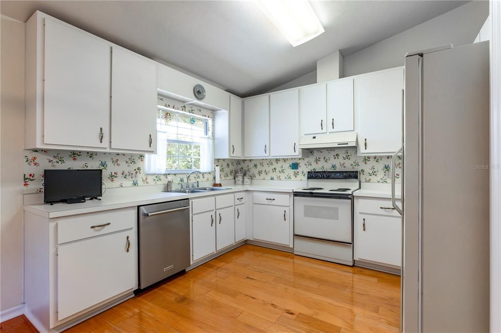 For Sale: $339,000 (4 beds, 2 baths, 1892 Square Feet)