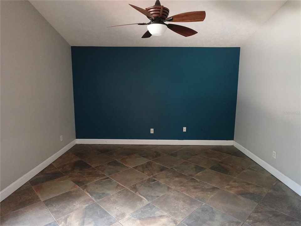 For Rent: $1,700 (4 beds, 2 baths, 1720 Square Feet)