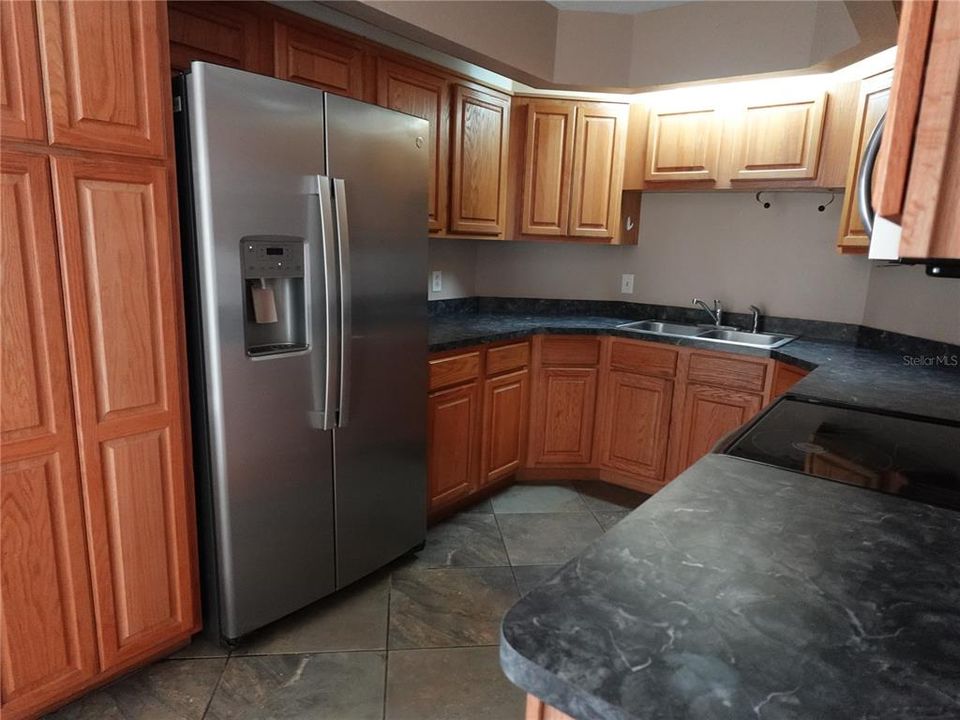 For Rent: $1,700 (4 beds, 2 baths, 1720 Square Feet)