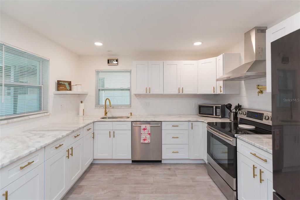 Active With Contract: $559,900 (3 beds, 2 baths, 1700 Square Feet)