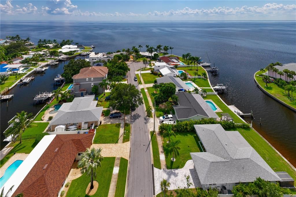 For Sale: $1,650,000 (4 beds, 2 baths, 1703 Square Feet)