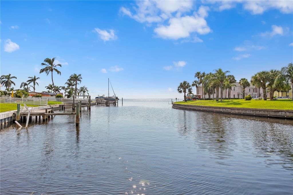 For Sale: $1,650,000 (4 beds, 2 baths, 1703 Square Feet)