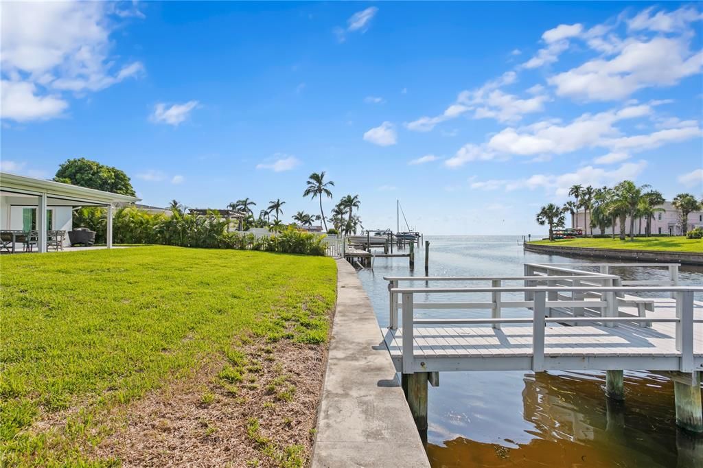 For Sale: $1,650,000 (4 beds, 2 baths, 1703 Square Feet)