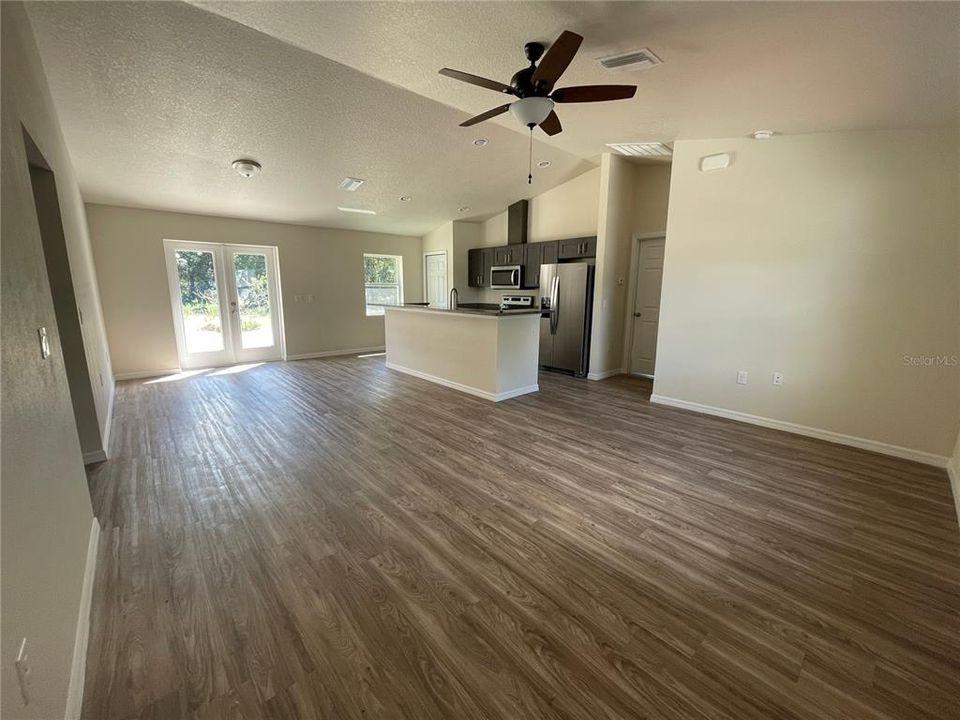 For Rent: $1,800 (3 beds, 2 baths, 1188 Square Feet)