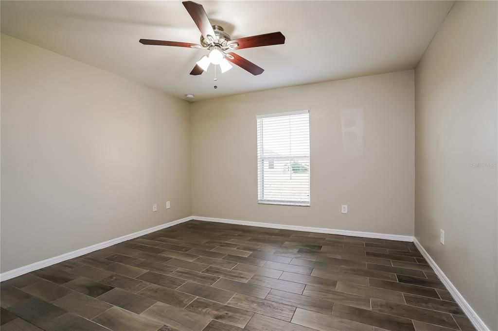 For Rent: $2,220 (3 beds, 2 baths, 1408 Square Feet)