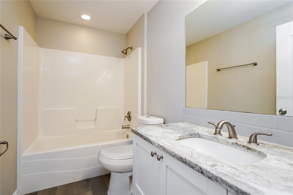 For Rent: $2,220 (3 beds, 2 baths, 1408 Square Feet)