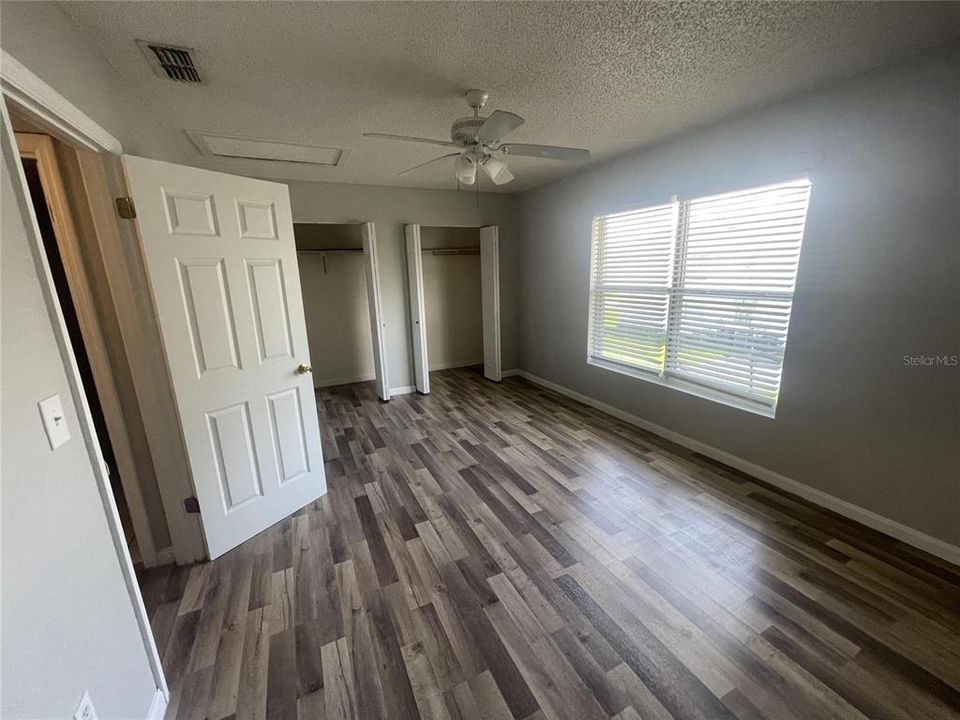 Active With Contract: $1,150 (1 beds, 1 baths, 715 Square Feet)