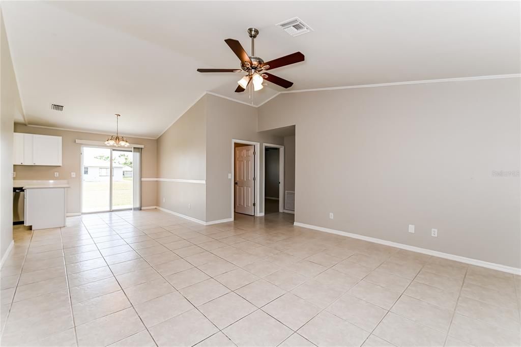 For Rent: $2,160 (3 beds, 2 baths, 1240 Square Feet)