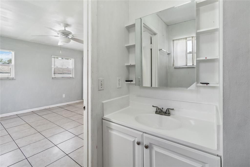 Active With Contract: $279,900 (3 beds, 2 baths, 1124 Square Feet)