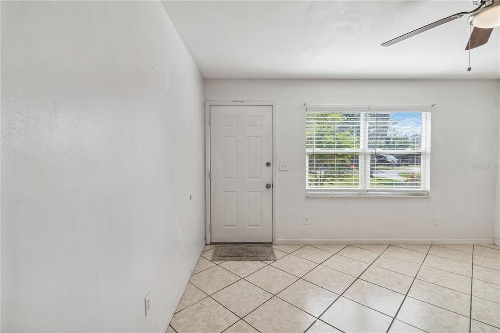 Active With Contract: $279,900 (3 beds, 2 baths, 1124 Square Feet)