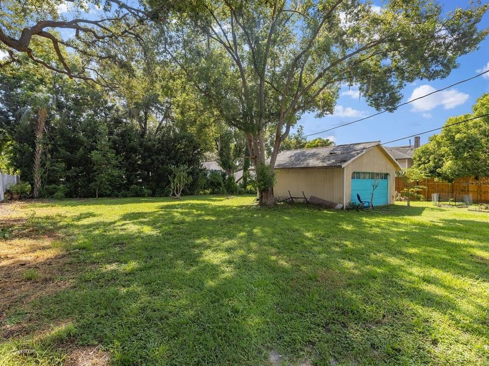 For Sale: $679,000 (4 beds, 2 baths, 1737 Square Feet)