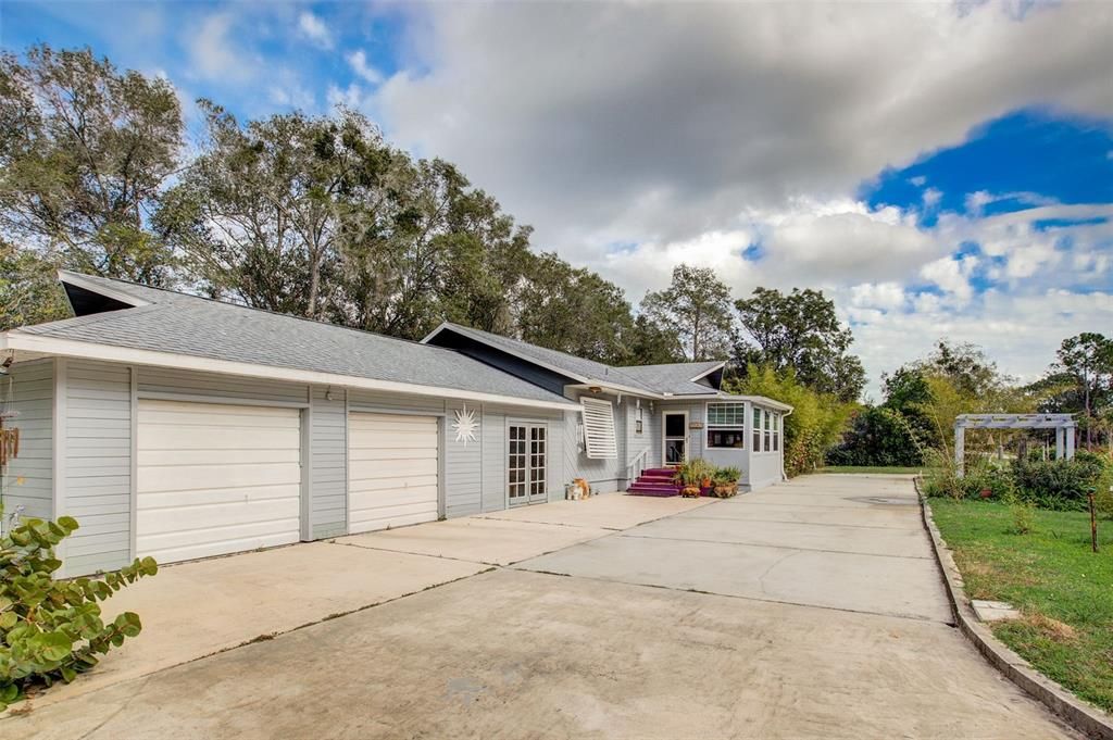 For Sale: $520,000 (3 beds, 2 baths, 1700 Square Feet)